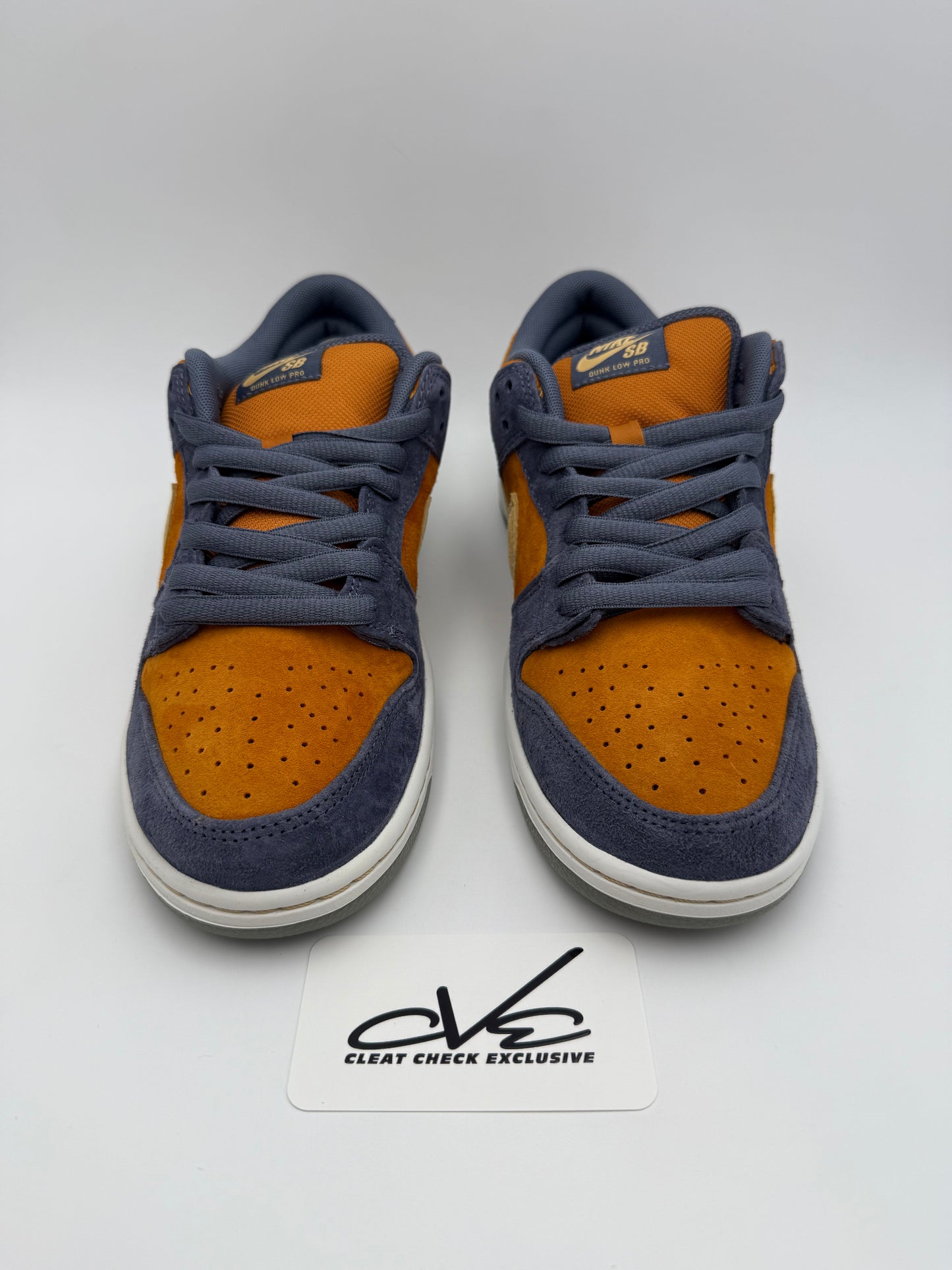 DUNK LOW SB ‘LIGHT CARBON MONARCH’